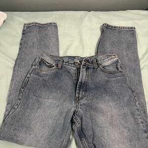 Brandy Melville Relaxed Fit Jeans